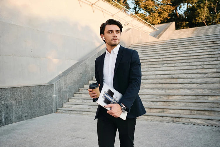 ORGANIZADOR DE CABLES Y ACCESORIOS